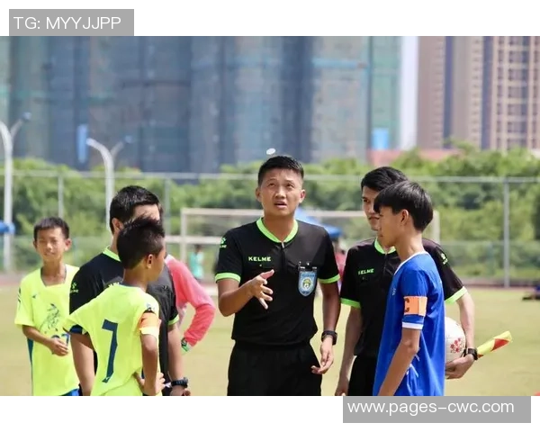 钟欣桐携手功夫足球展现运动魅力助力青少年健康成长